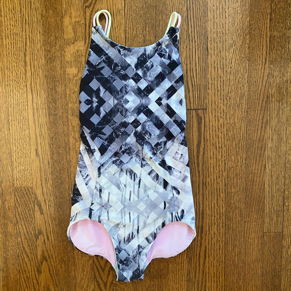Ivivva Girl Rversible Onepice Swiwear Size: 6